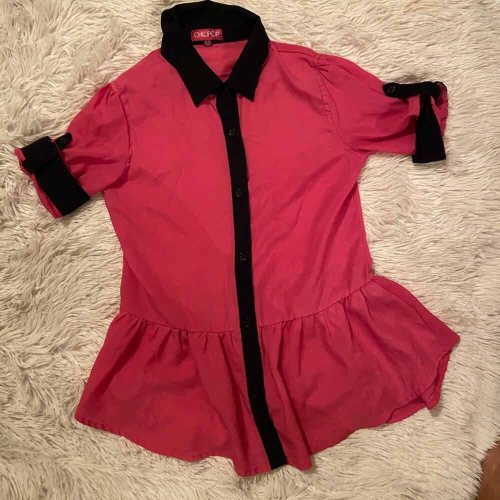 Adorable button down shirt (Size 14/16)
